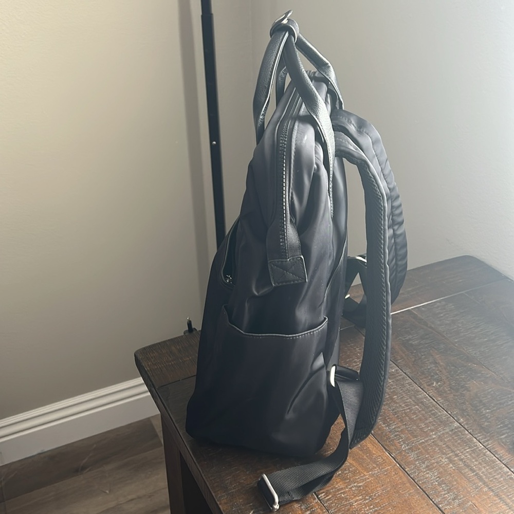 Baggallini Black Nylon Convertible Backpack Tote - Picture 6 of 6